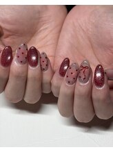 アトリエヨル(atelier yol)/チークの上にハートドット