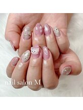 ネイルサロン M/持ち込みデザイン　8900円