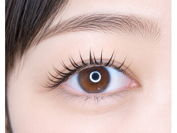 アイラッシュアンジー(Eyelash Anzy)の写真/お仕事前にも立ち寄れるAM8:00～営業中☆周りを気にせずゆったり寛ぎながら目元のお洒落を楽しもう♪