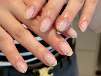 ニューミー(new me)の写真/派手すぎずシーンを選ばないシンプルネイルは、オフィスや日常使いにもぴったり！