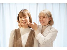 アネラ 本町(ANERA)/鏡の前で小顔矯正前のチェック♪