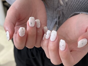 メルシー(Merci)/ホワイトネイル　byタカハシ