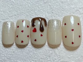 ハートたっぷりネイル