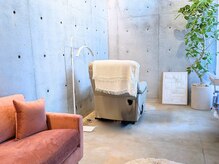 Lill by Flag 九大学研都市店【まつげパーマ/アイブロウ/まつ毛/眉毛】の雰囲気（リラックスしてお寛ぎいただけます☆【眉毛/アイブロウ】）