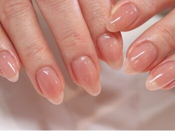 ネイルサロン アロング(ALONG)の写真/シンプルだからこそ際立つ技術力☆上品で繊細なネイルで指先を美しく♪お仕事柄派手に出来ない方にも◎