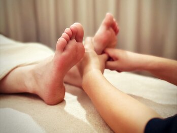 ノナカ やどり木鍼灸院(NONAKA)の写真/【冷え、運動不足、生活リズムの乱れ等でむくみがちな足に】オイルを贅沢に使用し、血流改善＆むくみ解消◎