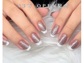 フレンチネイルドットネイル