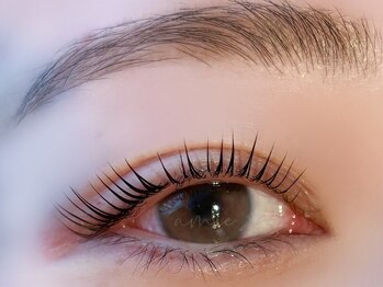 アミエ 結(amie.)の写真/当店のマツパは持ちの良さに圧倒的な自信あり◎目元の印象が明るくなりちゅるんちゅるんの愛されeyeに☆