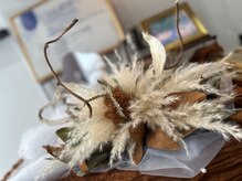 コリー(Cory.)の雰囲気(ボタニカルなドライフラワーがお出迎えいたします。)