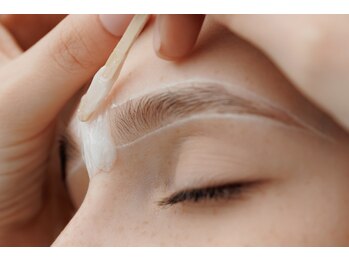 ワンステップアイラッシュ 富士店(one step eyelash)の写真/☆【デザイン アイブロウ（眉毛）】WAX脱毛＋間引き　4950円☆すっぴんでもキレイな眉毛をキープ◎