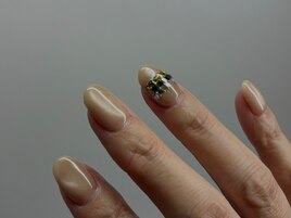 華やかなストーンで一点豪華主義