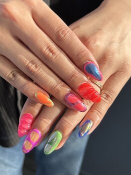 アヤネイルズ アンド アイラッシュ(AYA NAILZ.＆Eyelash)/カラフルトレンドアート