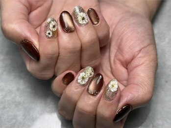 ネイルサロン 虹色/