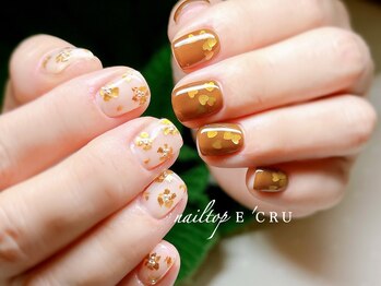 ネイルトップエクル(nail top E CRU)/