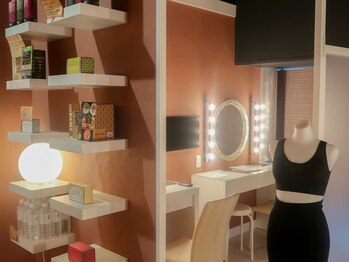 ビューティーリバース 東戸塚店/サロン内観1