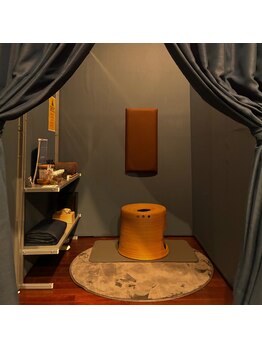 ヨモギー 大阪 福島店(YOMOGii)/ 完全個室でプライベートを確保