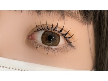 ホワイト(WHITE)の写真/【韓国で話題のマスカラパーマ♪】お客様のお目元に似合わせてロッド選定いたします◎