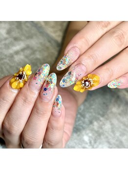 ダリア(Dahlia)/ひまわりネイル