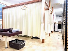 メディカル整体院 しろくま堂/施術室は全室カーテン仕切りあり