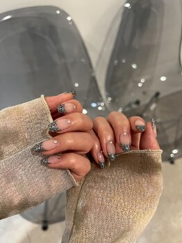 ムーイ 外苑前(mooi.)/black glitter french nails