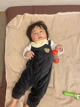 子育てママの整体サロン/施術中のお子様の様子