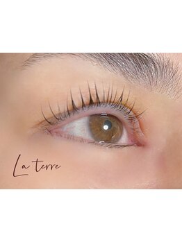 ナチュラル上品な目元にしたい