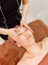 ネイル＆エステ Sur【シュール】/