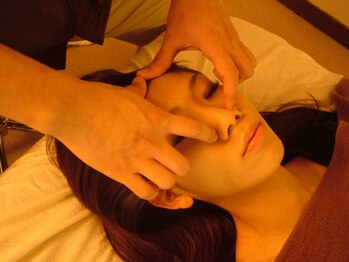 チリン 横浜駅西口店(Chillin')/顔や頭のつぼを刺激！