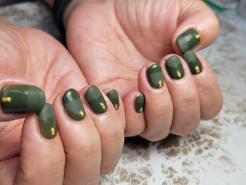 秋と言えば!カーキ!