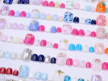 ネイルサロン チュチュ(Nail Salon Chu Chu)の写真/【忙しい女性に嬉しい24時迄営業&駅近★】アートし放題で華やかで魅力的な指先に♪持ち込みデザインも歓迎*
