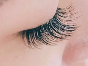 アールワイズ(Rys)の写真/《高持続×束感》ずっと続く美しい目元へ＊バラつきを防ぎ理想の形をキープ◎まつ毛のお悩み解決サロン♪