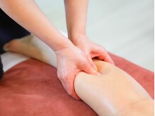 全身もみほぐしみらく 岐阜六条店 &nbsp;[リンパマッサージ・足つぼ・ヘッドスパ・肩こり]の雰囲気（施術中）
