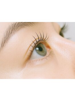 ナチュラル上品な目元にしたい