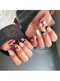 個性的ネイル