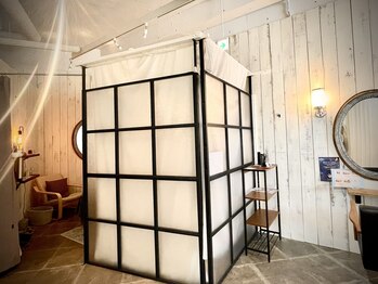 スロ(Sulo)/美容室の奥にサロンはあります