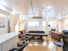 【小顔矯正＆姿勢矯正コース】３部屋にベッド計１０台！広々スペースをご用意[八丁堀/小顔矯正/骨盤矯正]