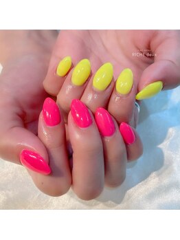 リッシュ ドゥ(RICHE deux)/Barbieピンク×蛍光ネイル