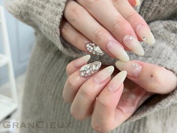 クアトログランシュ 青葉台(QUATRO×GranCieux)/ビジュー 埋めつくし 韓国ネイル