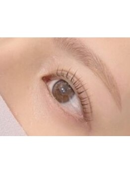 ナチュラル上品な目元にしたい