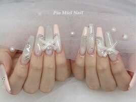 ピンクベージュ×グレー×リボン