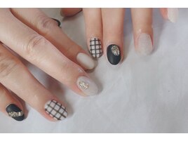 ブラックチェックで可愛らしく