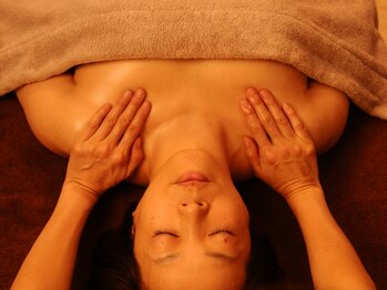 ヒーリング アンド ビューティー ナナ(Healing&Beauty nana)/デコルテ周りのマッサージ