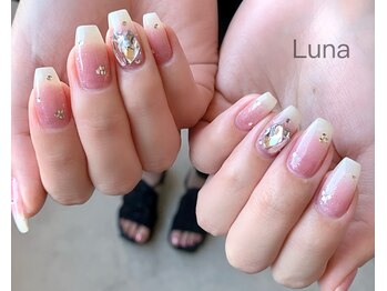 ルナ(Luna)/ベイビーブーマーネイル
