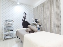 ダリア(Dahlia)/【エステルーム】