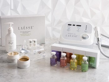 ノエル(NoeL)の写真/ハーブとジュエリーの同日施術可能!ピーリングしながら保湿していくLAESSEで輝く肌へ♪