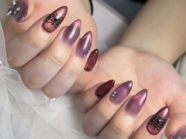 ボルドー蝶々ネイル