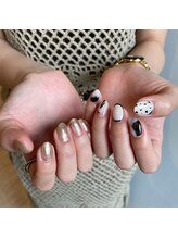 ネイルズ ララ(nails Lala)/アシンメトリー。