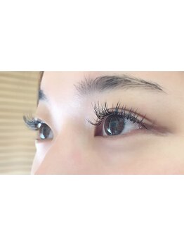 ナチュラル上品な目元にしたい