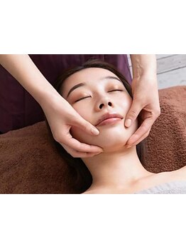 ホウレイ線・たるみ改善！予防ケア