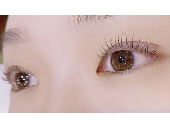 アイズ バイ ルシア 奈良店/パリジェンヌ